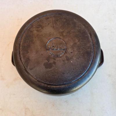 Vintage Lodge 8DOL Cast Iron Dutch Oven with Lid
