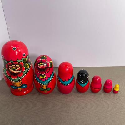 Vintage Russian 7 piece Nesting Dolls