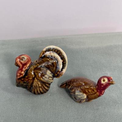 Rosemeade Pottery Miniature Turkey Pair