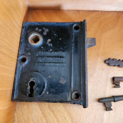 Collectible Lot Antique Door Hardware, Skeleton Keys Wood Writing Storage Box