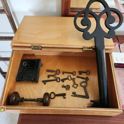 Collectible Lot Antique Door Hardware, Skeleton Keys Wood Writing Storage Box