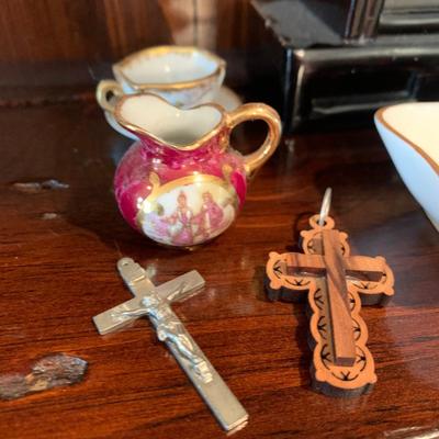 Assorted Collectibles Lot