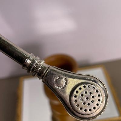 Vintage Bombilla Straw and Wooden Mate gourde