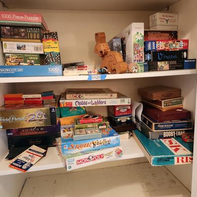 Large Lot of Puzzles , Games, Dominoes, Yahtzee, Trivial Pursuit, Uno, Playing Cards and more