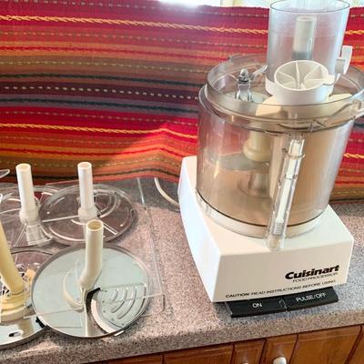 Cuisinart w / many attachments