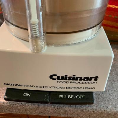 Cuisinart w / many attachments