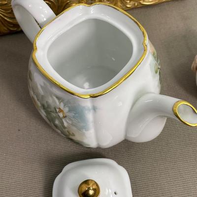 O’Keefe Signed Hand painted Teapot and Bird Ornament