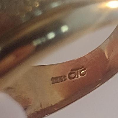 18 Karat Yellow Gold Ridged Dome Ring- Size 6 1/4- Approx Weight 9.8 Grams (#28)