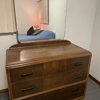 Mirror dresser