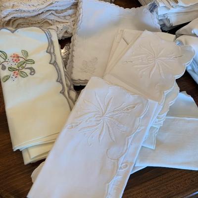 Huge lot - Vintage White Table Cloths Napkins +++