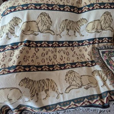 Lion Blanket & Tapestry Hummingbird