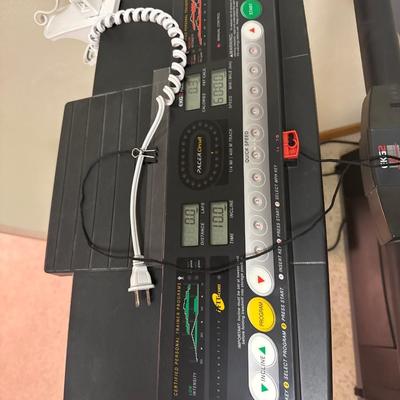 Weslo Cadence DS23 walking treadmill