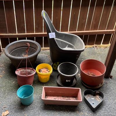 Plastic Garden Lot