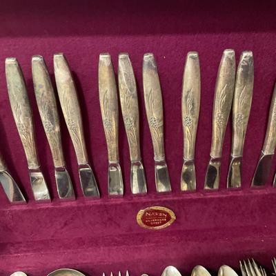 Silver plate silverware set