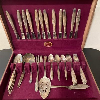 Silver plate silverware set