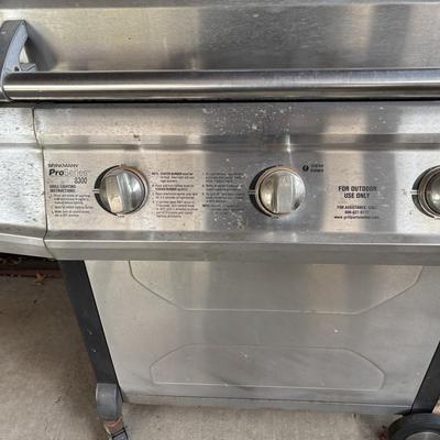 Brinkman Pro Series 8300 Propane Grill