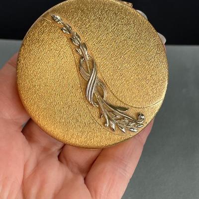 Vintage metal Compact DuBarry