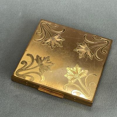 Vintage Metal Powder Compact Elgin American