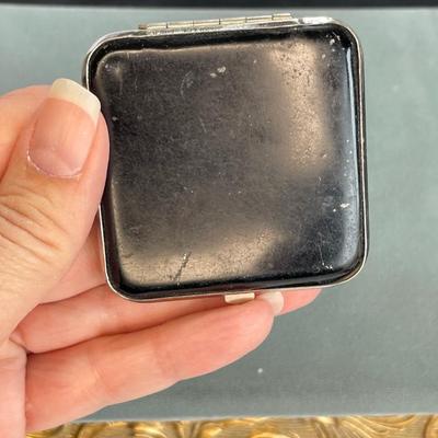 Vintage Gwenda Made in England Tap Flap Compact