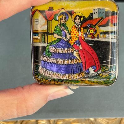 Vintage Gwenda Made in England Tap Flap Compact