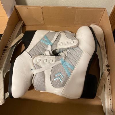 Women’s ice skates