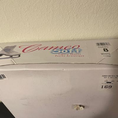 Women’s ice skates