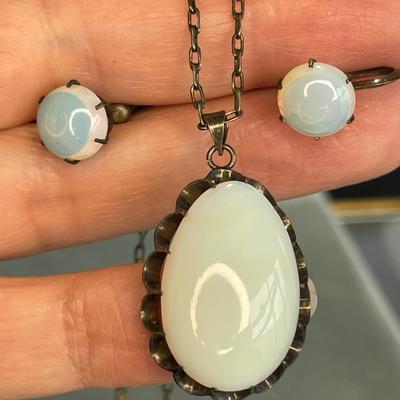 Vintage Moonglow Pendant Necklace and Earrings