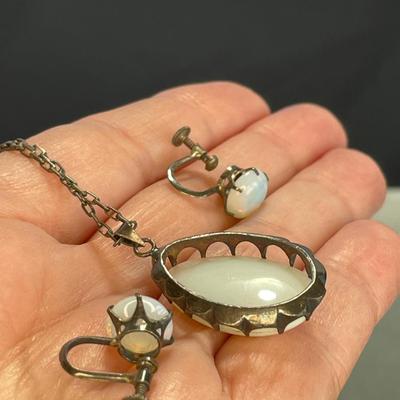 Vintage Moonglow Pendant Necklace and Earrings