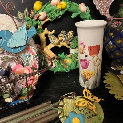 Mixed spring décor