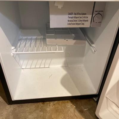 Sunbeam mini fridge
