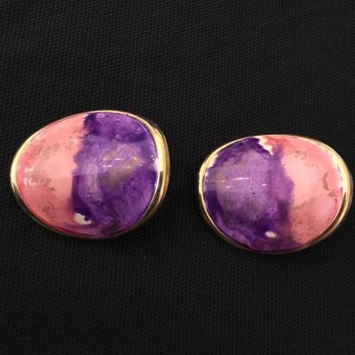 Vintage Super cute, enameled, gold, toned, circular earrings