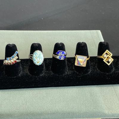 1 Sterling and 4 Vintage Costume Rings