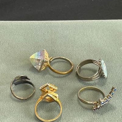 1 Sterling and 4 Vintage Costume Rings