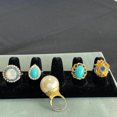 5 Vintage Chunky Rings including Marvella