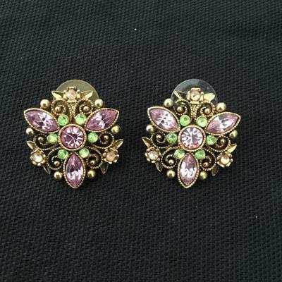 Avon pink rhinestone, floral stud earrings vintage