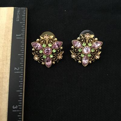 Avon pink rhinestone, floral stud earrings vintage