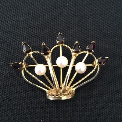 Vintage art, deco, gold toned, faux, pearl 12 karat gold plated brooch