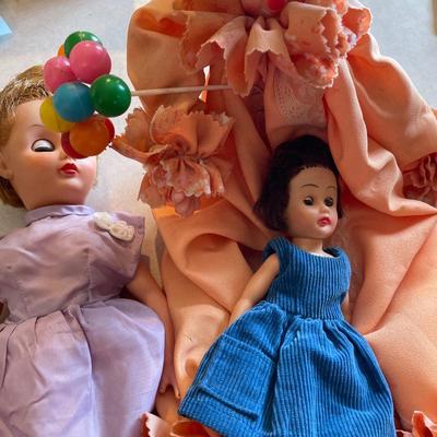 2 vintage dolls with clown