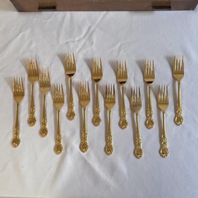 Naken Tarnish Proof Silverware Chest w/ Nasco Elizabethan II Gold Flatware (K-DZ)