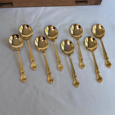 Naken Tarnish Proof Silverware Chest w/ Nasco Elizabethan II Gold Flatware (K-DZ)