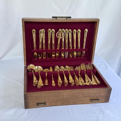 Naken Tarnish Proof Silverware Chest w/ Nasco Elizabethan II Gold Flatware (K-DZ)