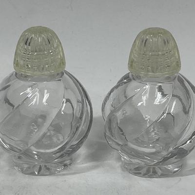 Vintage glass salt & pepper shakers
