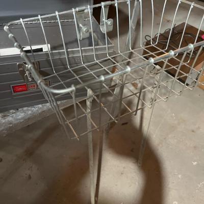 Tool lot with metal table