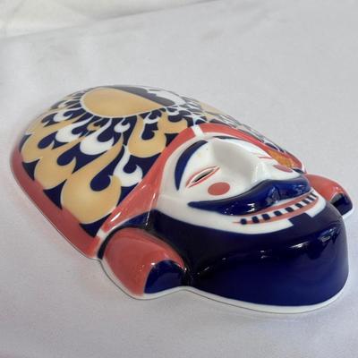 Sargadelos Mask, Ceramic Raku Clock, and More (LR-DZ)