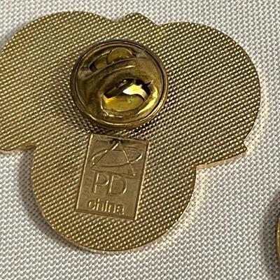 Collectible Pins, Buttons, Coins & Tuxedo Buttons (ST-SS)