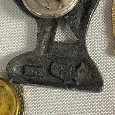 Collectible Pins, Buttons, Coins & Tuxedo Buttons (ST-SS)