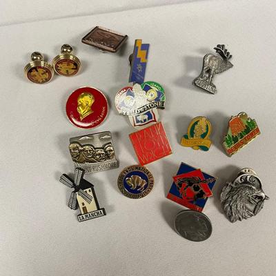 Collectible Pins, Buttons, Coins & Tuxedo Buttons (ST-SS)