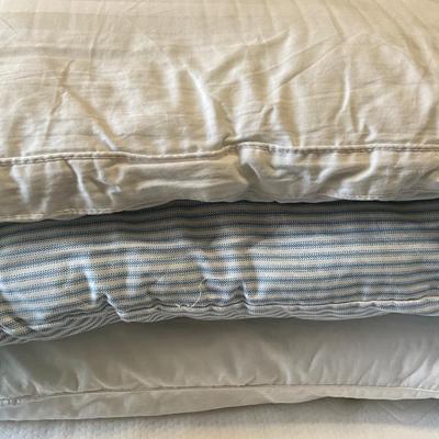 Queen Sheet set w/protector, 3 pillow w/blanket
