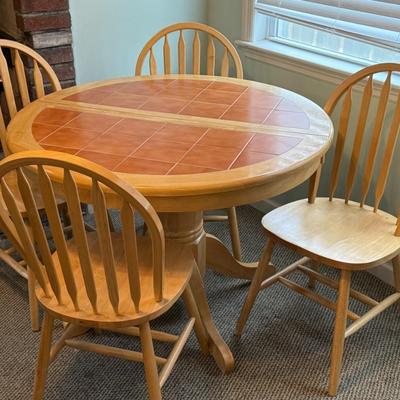 Kitchen Table w/ 4 Chairs