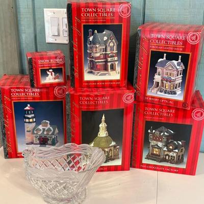 Town Square Collectibles Village Pieces Lot